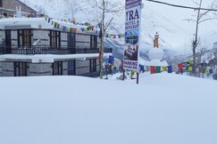 IRA HOTEL & RESTAURANT