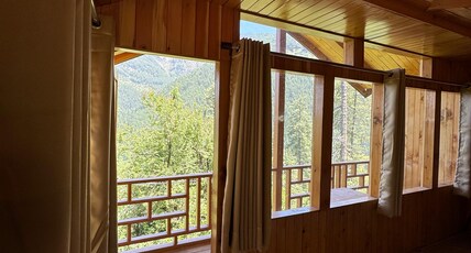 Avasaa Cafe and Stay Room Type - Room With Mountain View- Anandaa