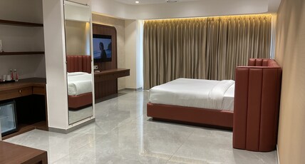Millenium Hotel - Nashik Room Type - Executive Suite Room With Bathtub Millenium Hotel - Nashik Room Type - Executive Suite Room With Bathtub