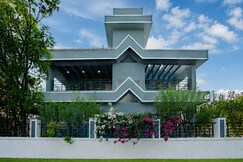 Casa Blue by StayAtlas