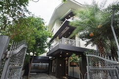 Blossomcreek 7 BHK Villa Pool Lift Regara Stays