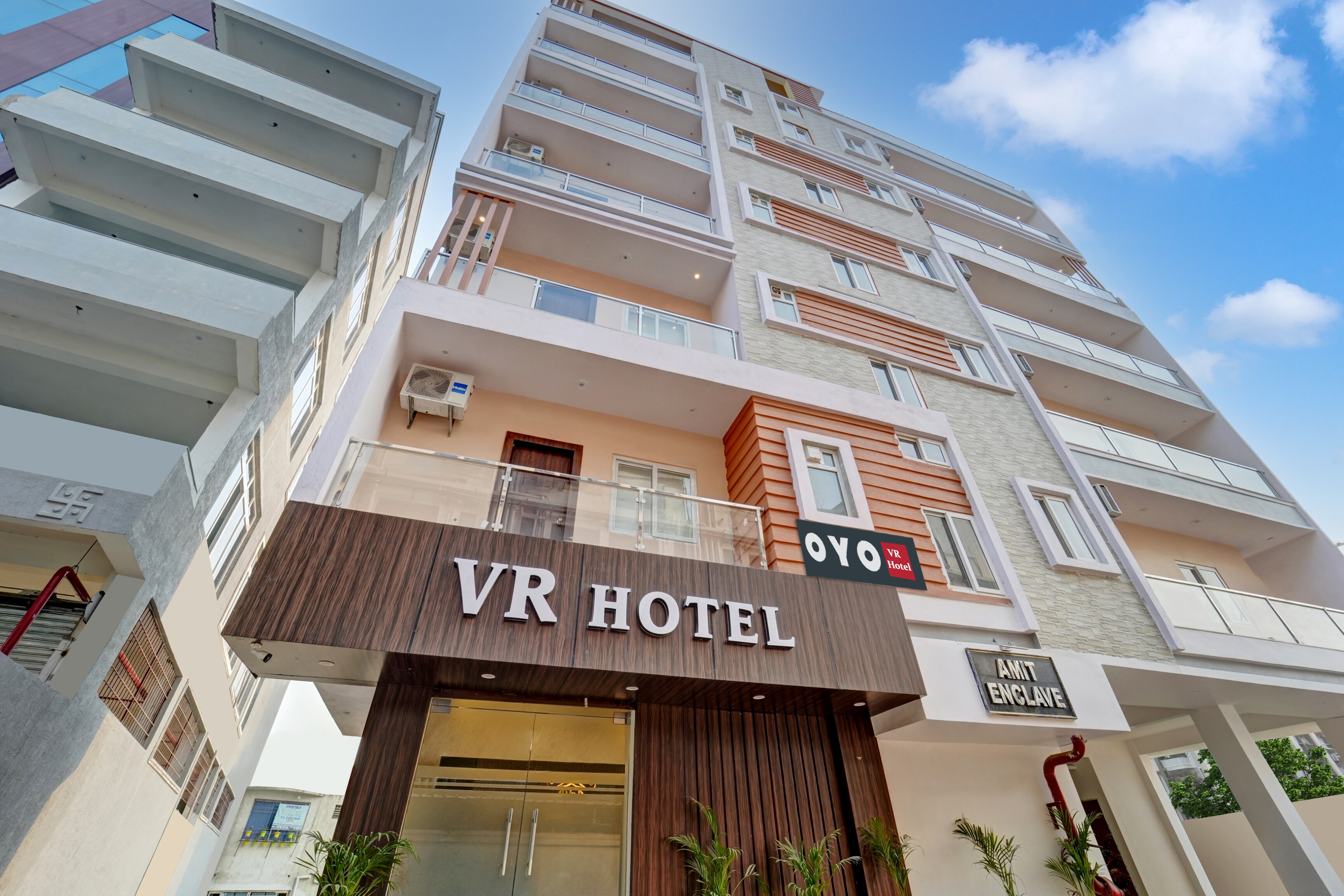 Hotel O VR Hotel - Tap to explore photos