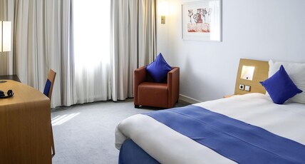 Novotel Andorra Room Type - Superior Room with 1 double bed and sofa