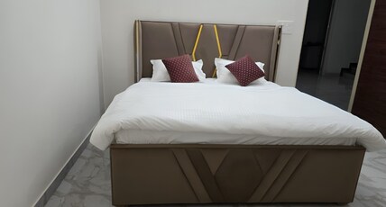 ROYAL DIAMOND Room Type - King Bed Room with Temple View