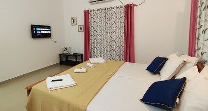Happy Buddha S4 Room Type - Superior Deluxe Room With Smart TV
