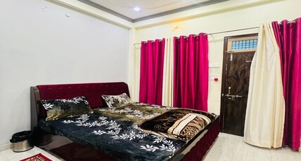 Vandana Palace Room Type - Deluxe Non AC Room