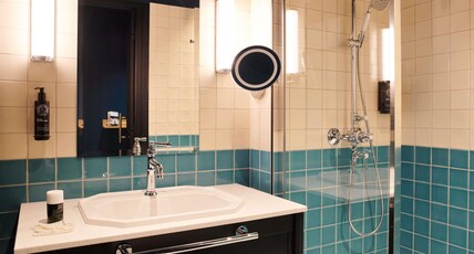 Square Lodge Hotel Room Type - Classic Room with 1 double bed