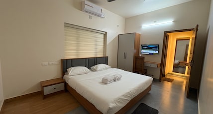 Keshavam Room Type - Deluxe King Bed Room
