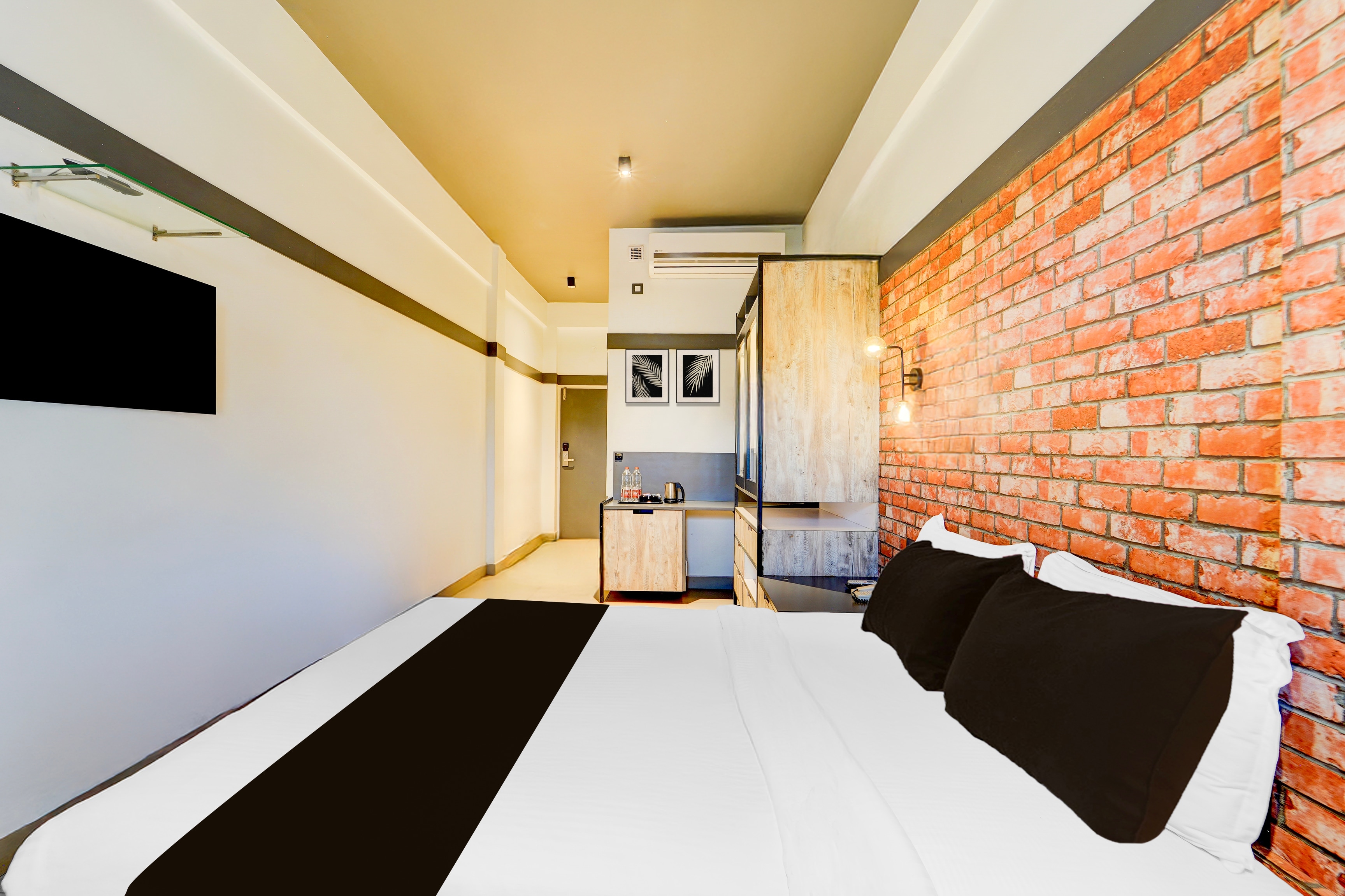 Super Townhouse Oak Mangalore Formerly Kudro Destinn - Tap to explore photos