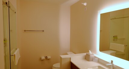 Holiday Inn Express ONALASKA (LA CROSSE AREA) Room Type - 2 Queen Standard