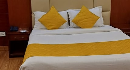 The Royal Galaxy near to Gate 6 Yashobhoomi, Dwarka Room Type - Super Deluxe