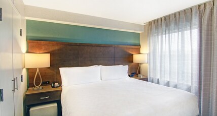 Staybridge Suites TORONTO - VAUGHAN SOUTH Room Type - 1 King 1 Bedroom Suite