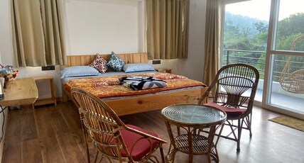 Meraki Living Farmstay Room Type - Himalayan Panorama Grand Suite