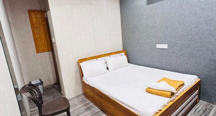 HOTEL KOHINOOR INN Room Type - Double Bed Standard Room HOTEL KOHINOOR INN Room Type - Double Bed Standard Room