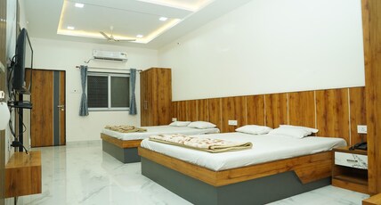 Hotel Shriram Nivas Lodging Room Type - 4 bed Deluxe Room