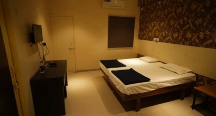 Tourists Home Room Type - Deluxe Non Ac Room