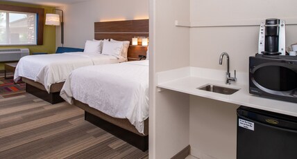 Holiday Inn Express Hotel & Suites Gunnison Room Type - 2 Queen Standard Communications Mobility Accessible Tub Holiday Inn Express Hotel & Suites Gunnison Room Type - 2 Queen Standard Communications Mobility Accessible Tub