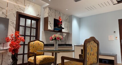The Grand Mamta (Near Dal Lake) Room Type - Executive Suite room with ensuite cooking
