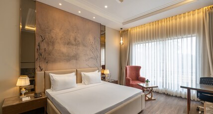 Clarks Inn Sri Ganganagar Room Type - Deluxe King Room