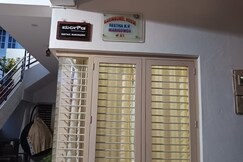 Spacious AC Room Karimbumel home stay