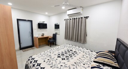 Hotel Aafreen Room Type - Deluxe Room