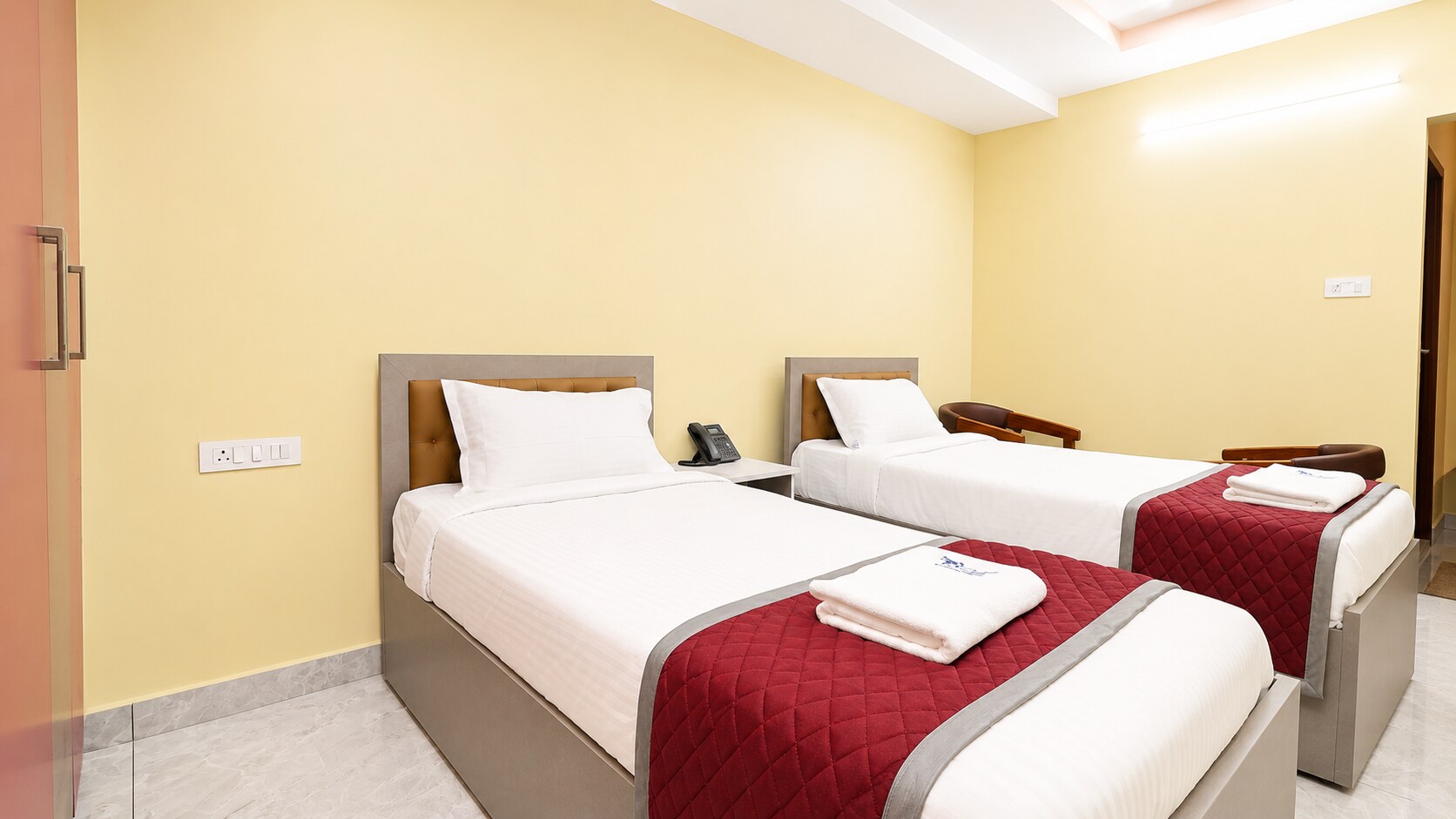 Hotel TCR Pride - Tap to explore photos