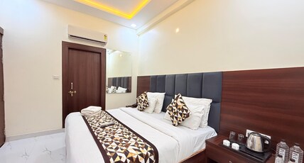 Hotel GM Palace Room Type - Deluxe Room with AC and Free Wifi