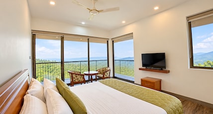ROYALE BY HONEYCOMB Room Type - Queen Suite with Balcony and Mountain View ROYALE BY HONEYCOMB Room Type - Queen Suite with Balcony and Mountain View