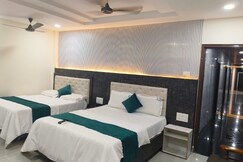 HOTEL NVR GRAND