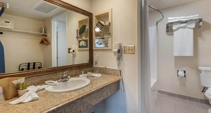 Best Western Westminster Inn Room Type - Suite-1 King Bed, Non-Smoking, Patio, Sitting Area, Kitchenette, Full Breakfast