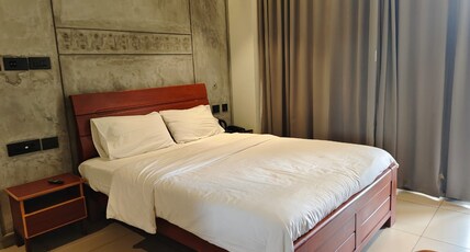 KMS Legacy Room Type - DELUX ROOM WITH BALCONY AND BACK WATER VIEW