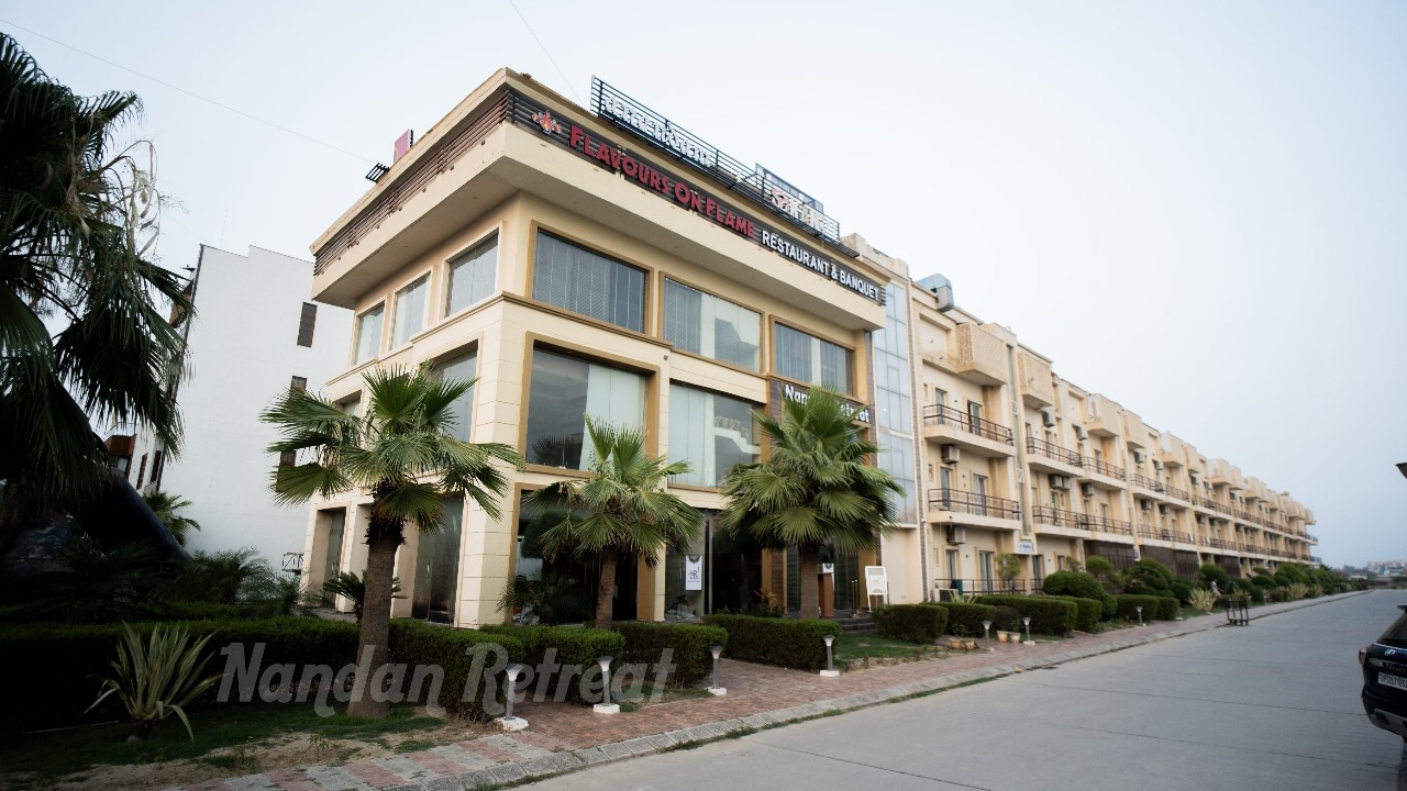 Nandan Retreat-Near Prem Mandir - Tap to explore photos