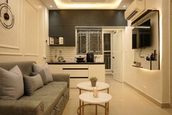 Pied a Terre House