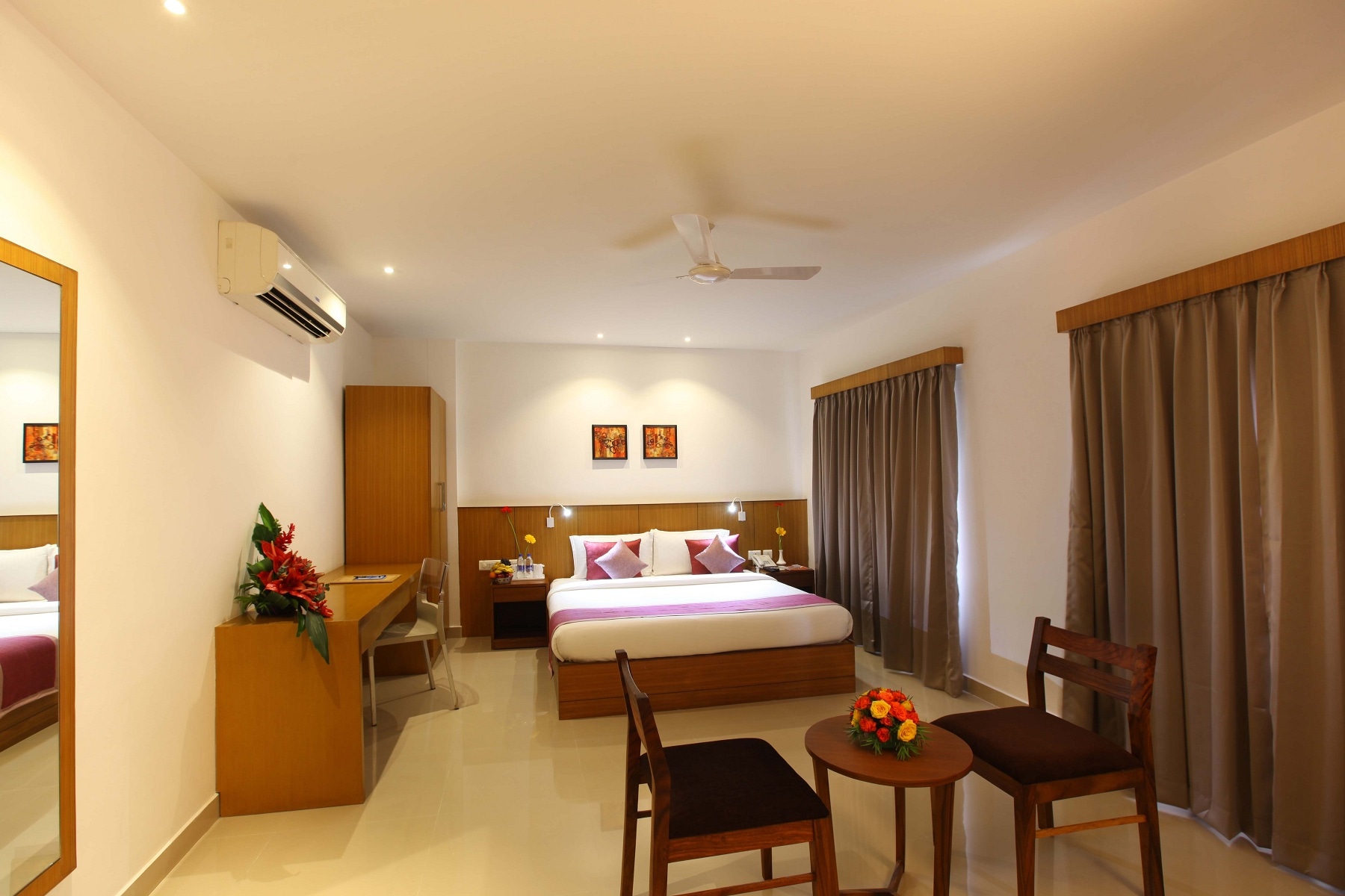 Hotel Samudra Sreekandapuram - Tap to explore photos