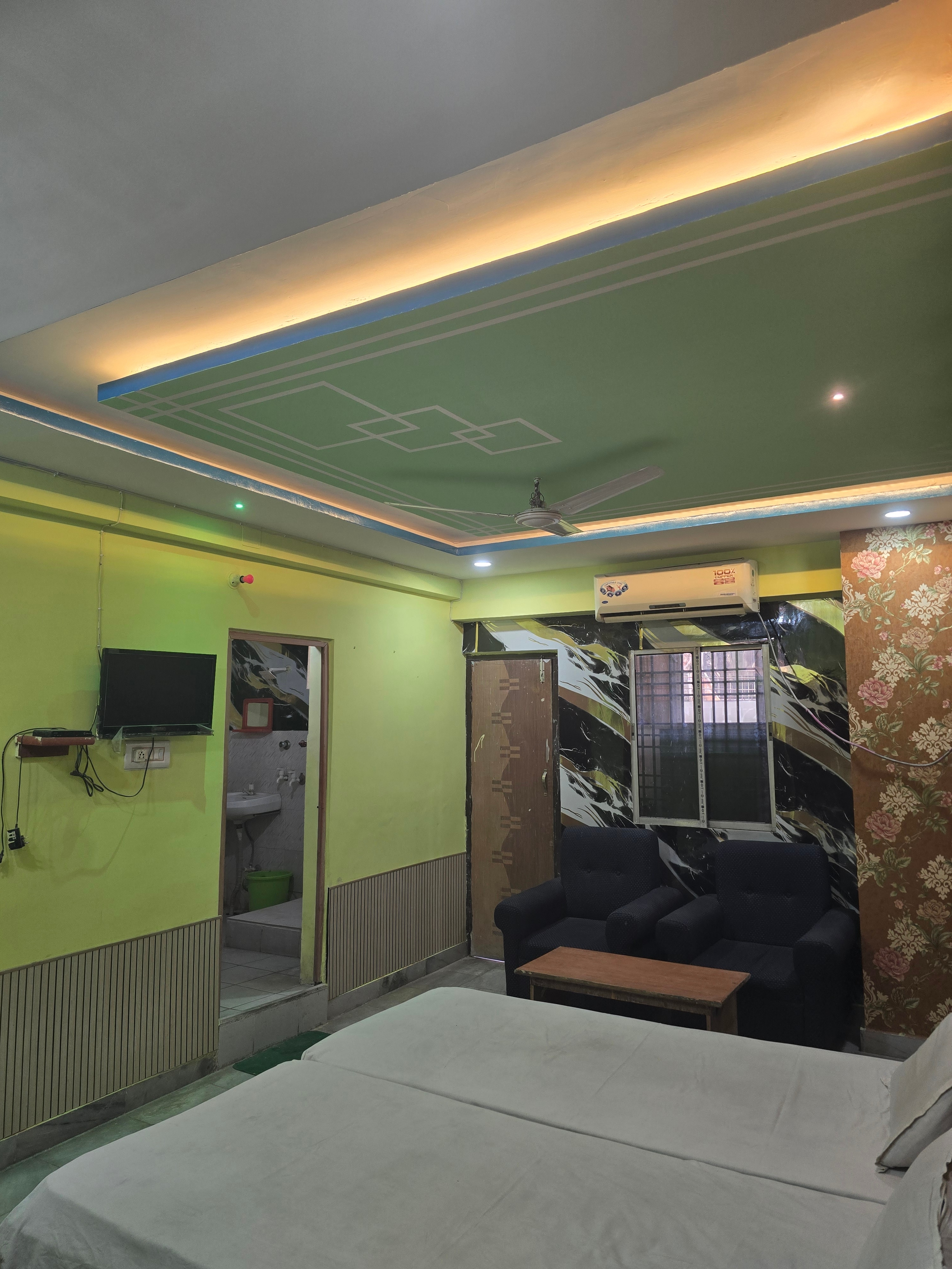 HOTEL SHRISTY RESIDENCY - Tap to explore photos