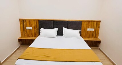 PINEWOOD HOTEL & ROOMS Room Type - 4 beded room (4+4)