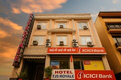 Hotel TJS Royale, Karol Bagh