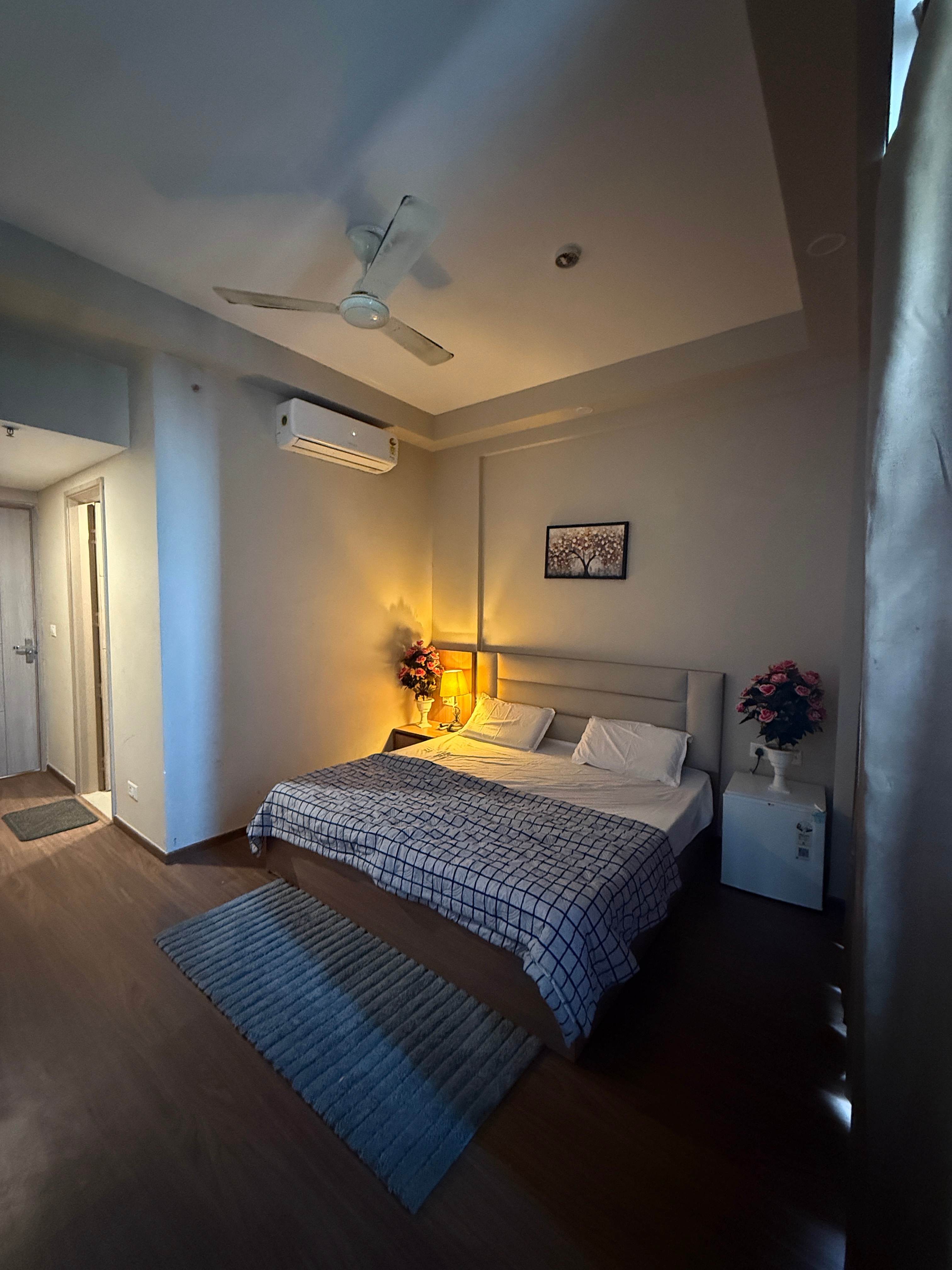 comfortable stay in a prime location Flex in out - Tap to explore photos