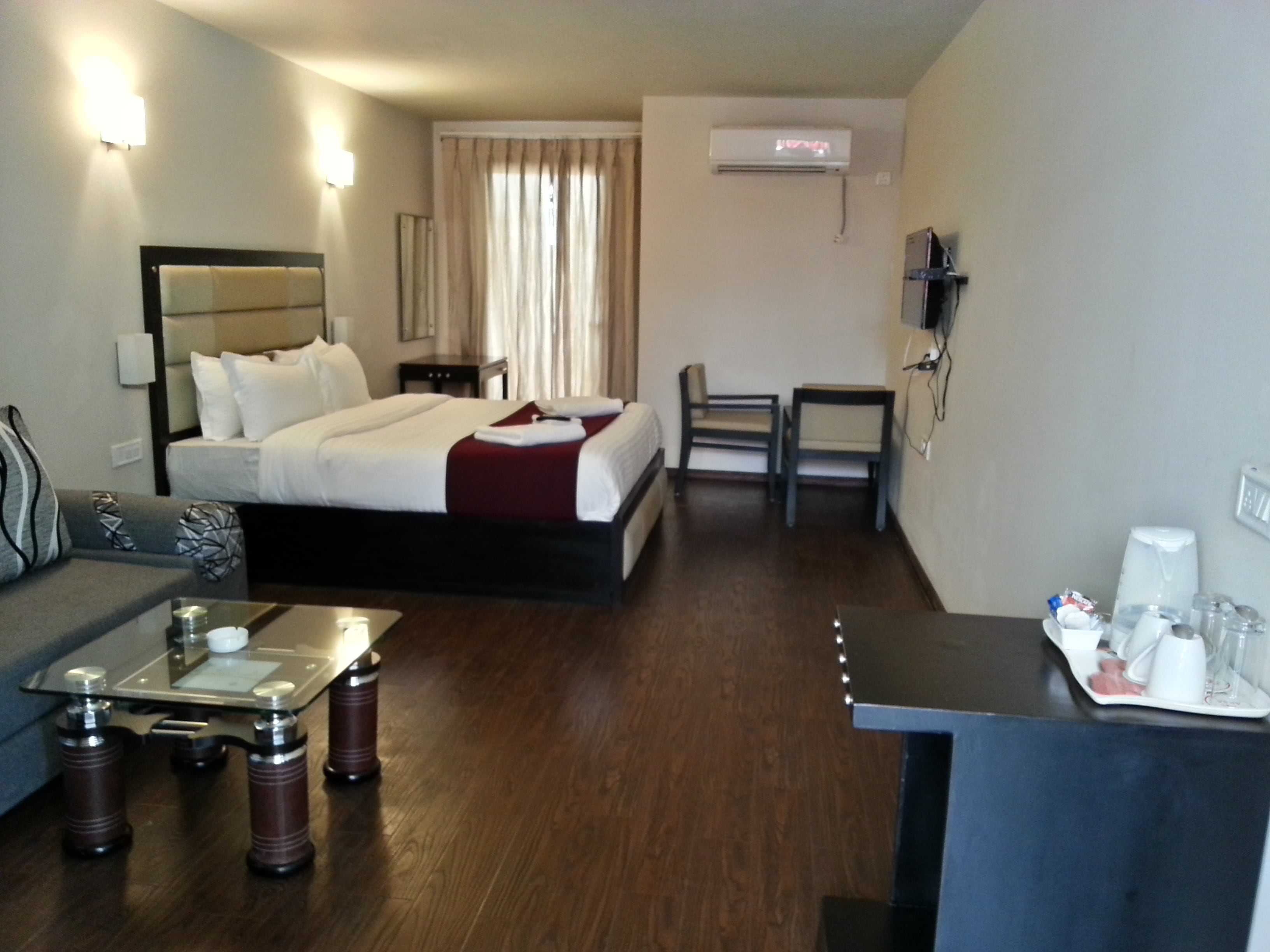 Aksa Hotel - Tap to explore photos