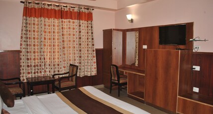 Hotel New Shraddha Room Type - Executive Room With Mountain View