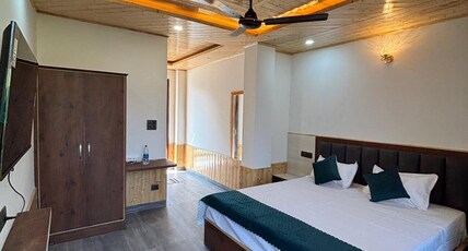 Giri River Side View Stay & cafe Room Type - Bedroom 4 - Super Deluxe Room