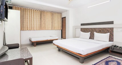 Excellency Inn Room Type - Deluxe Room