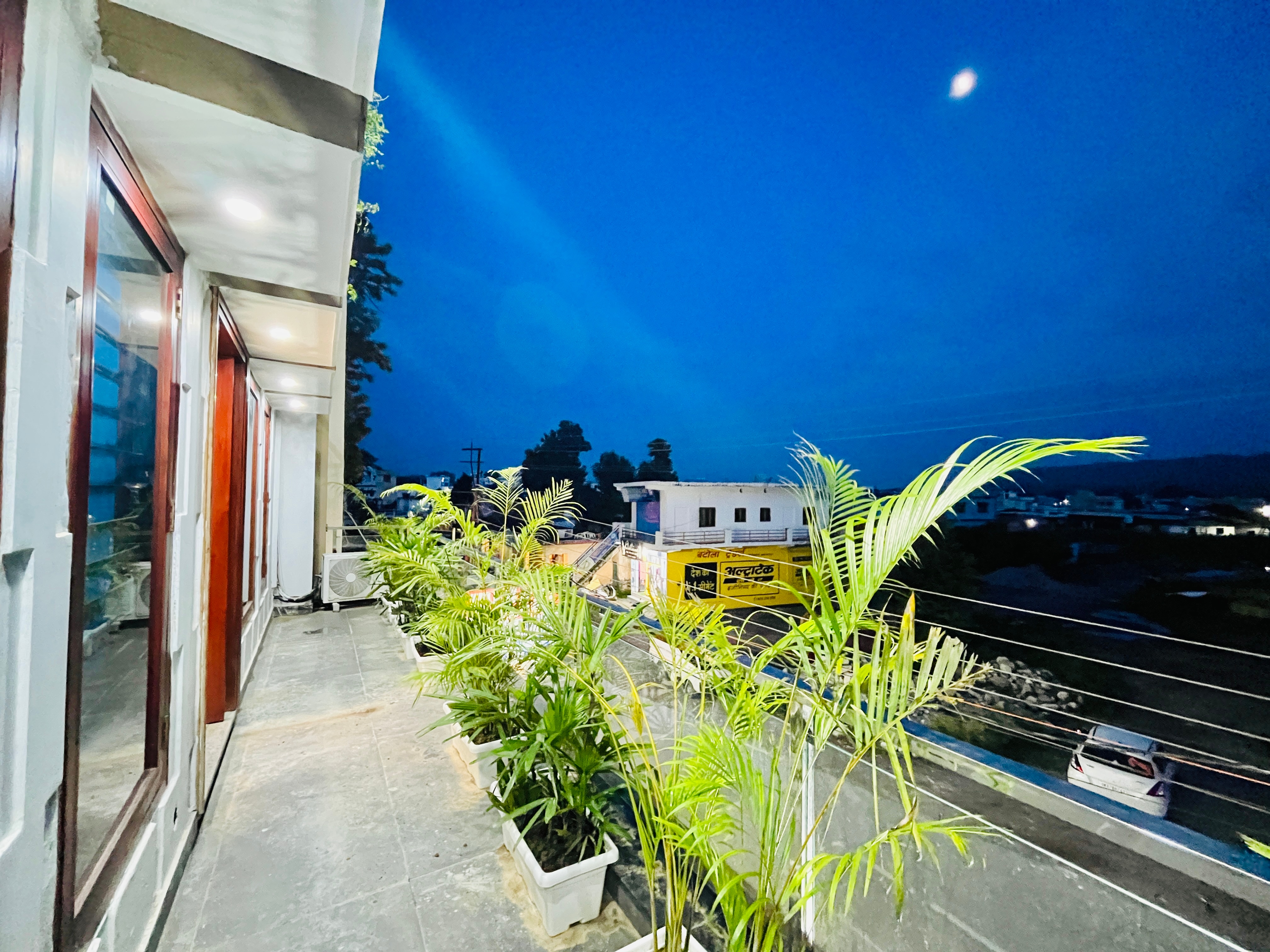 Lucky Residency - Tap to explore photos