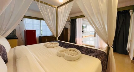 Naga's Hotel Satyavati Room Type - LUXURY ROOM