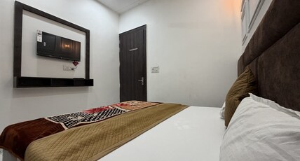 Hotel Ravintam Room Type - Deluxe Room