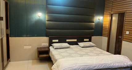 BABA HOTEL AND RESTAURANT Room Type - Luxury Room