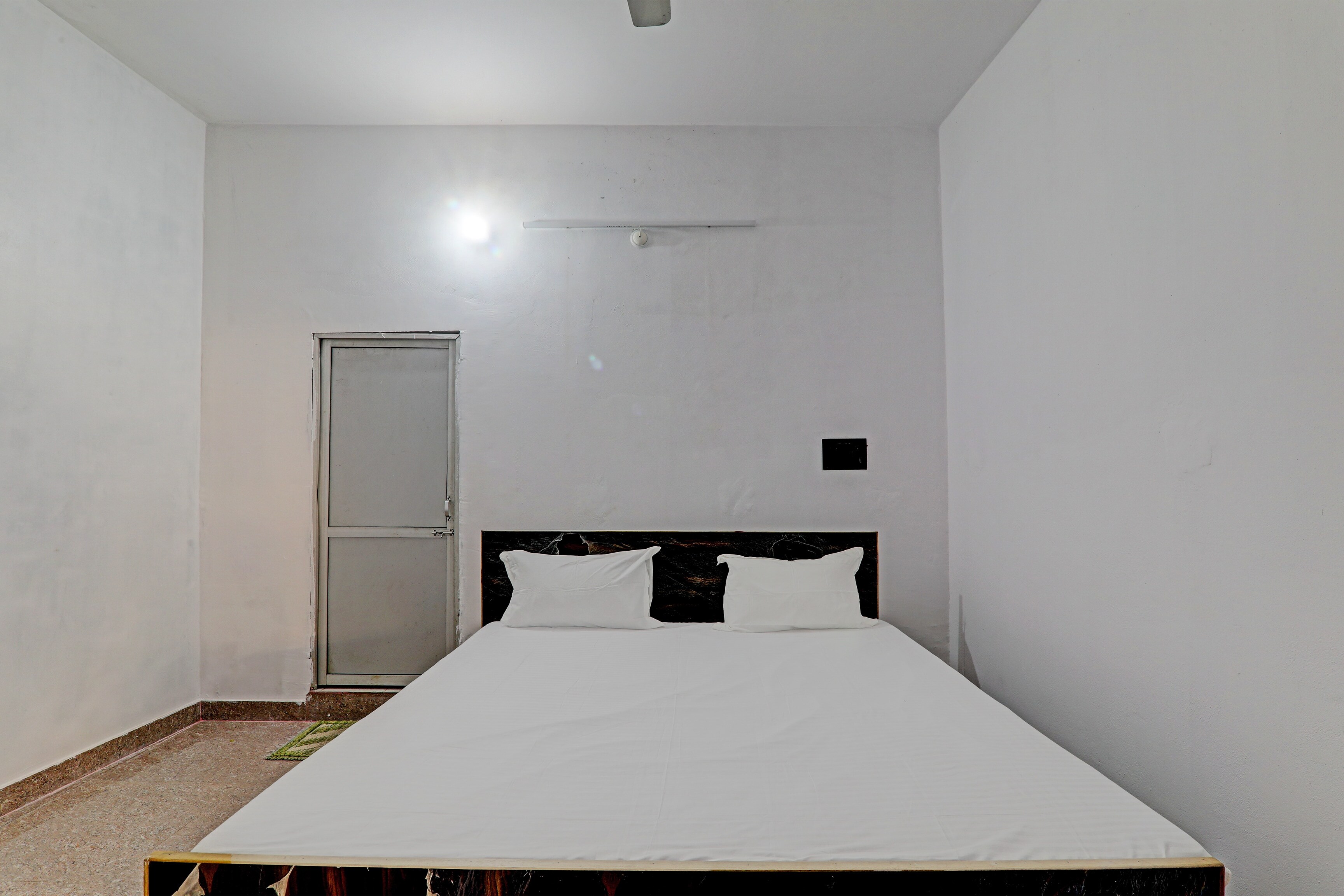 Hotel O Mahadevi Lawn - Tap to explore photos