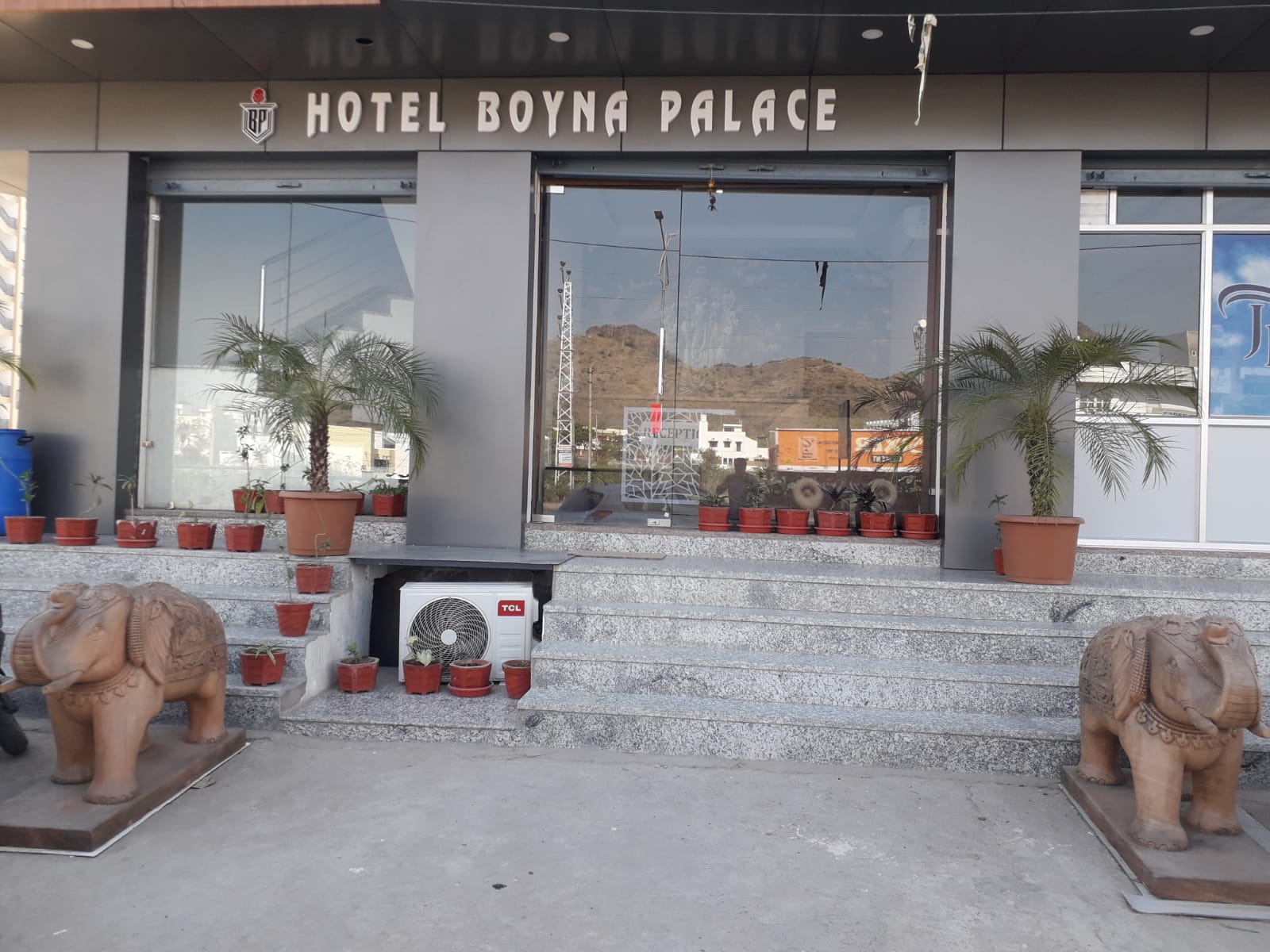 Hotel Boyna Palace - Tap to explore photos