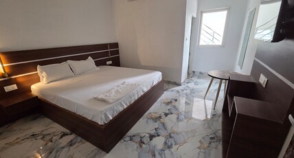 Govind Ram Dham Room Type - Modern A/C Rooms for Two