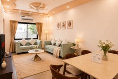 Home Escape Rosewood 3BHK 12 Minute From Mahakal Temple